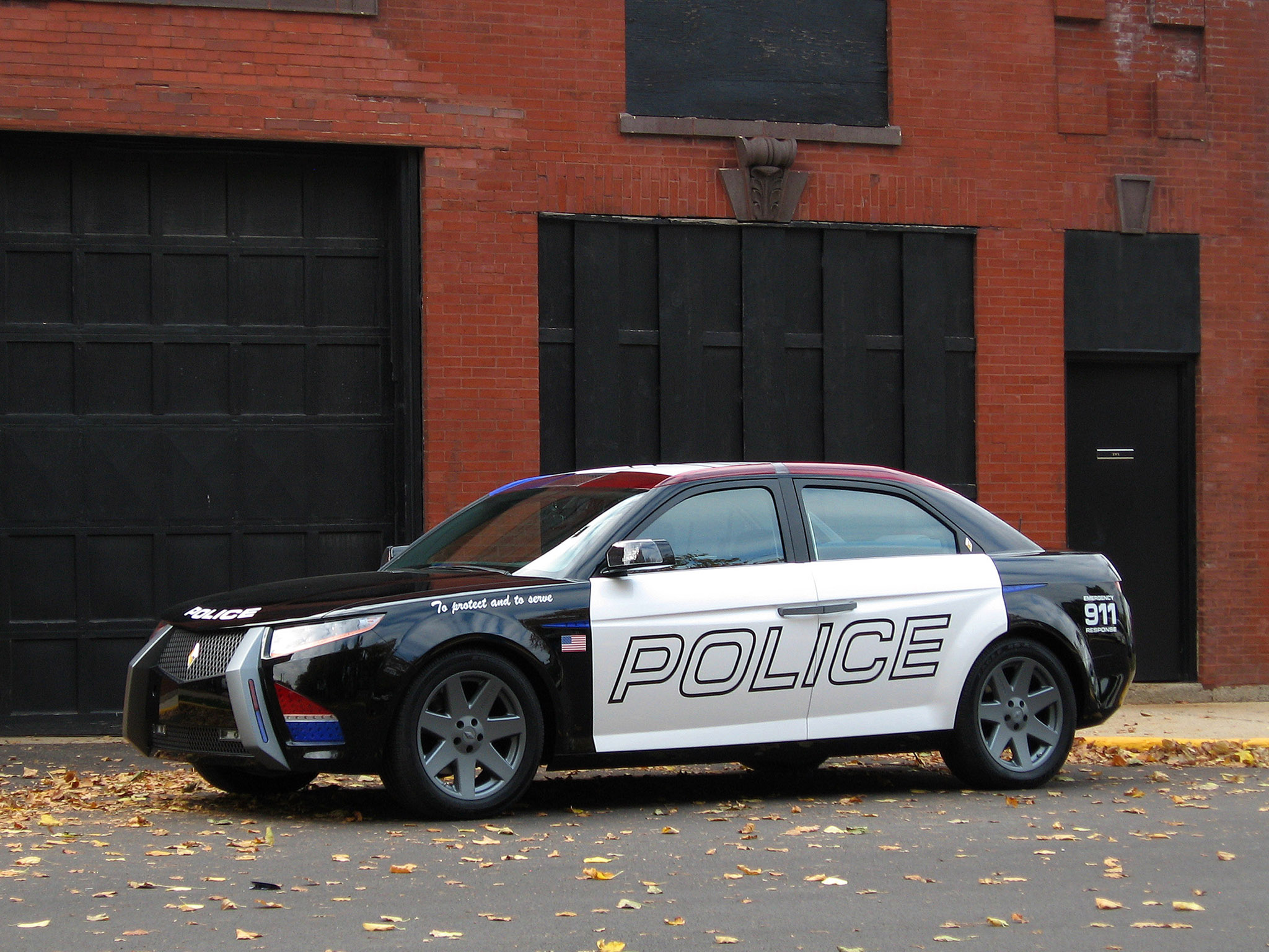 carbon-motors_e7-police-car-2008_r15.jpg