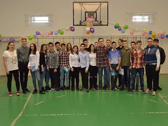A könyvtáros 9.d-sek a Farsangi délutánon #ajrg #gimiblog #farsang #február