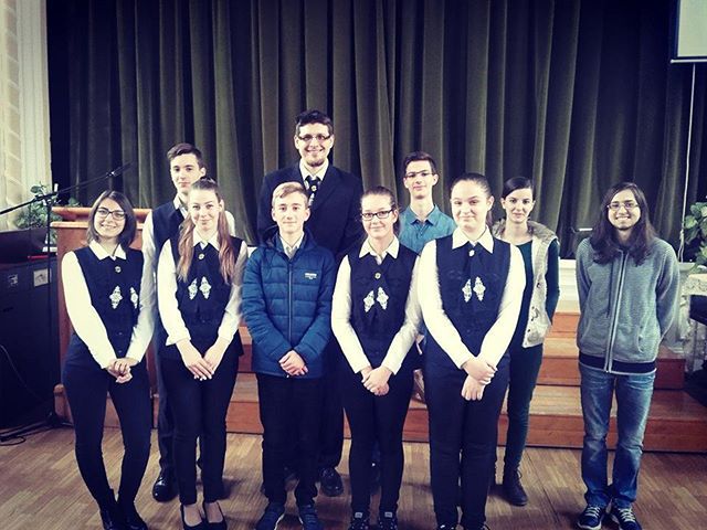 Tegnap a ceglédi református gyülekezetben szolgáltak a gimisek #ajrg #gimiblog #szolgálat #istentisztelet