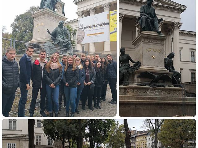 Megkoszorúztuk Arany János szobrát, mely a felújítási munkálatok miatt nehezen volt megközelíthető #aranyjános #ajrg #gimisek #dök #budapest @shabagram