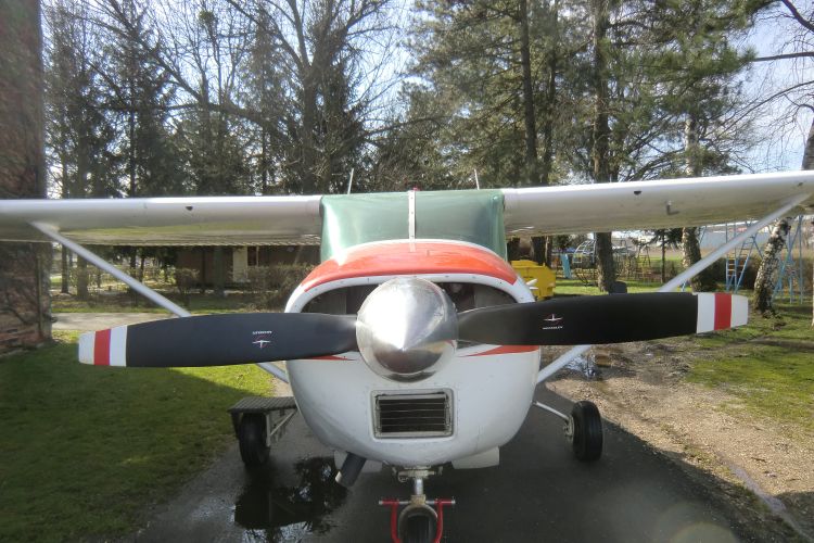 cessna001.jpg