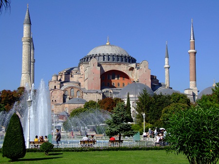 Hagia_Sophia_(5_Aug_2008).jpg