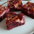 Vörös bársony brownie cheesecake hullámmal