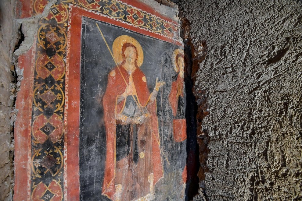 Csodálatos rejtett festményt találtak a római Sant’Alessio dell’Aventino templomban