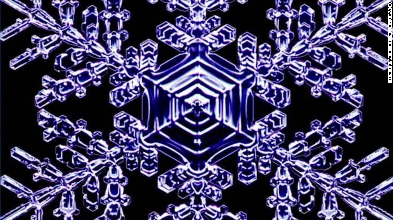 151223193556-creating-snowflakes-kenneth-libbrecht-intv-walker-00001717-exlarge-169.jpg