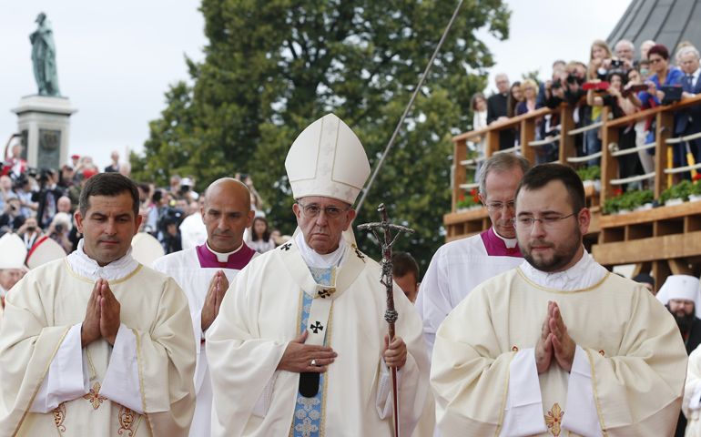 Karol Wojtyla hazájában a fiatalok hátat fordítanak a katolikus egyháznak