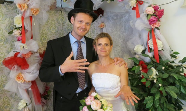 Látszatházasság Amsterdam megismeréséért