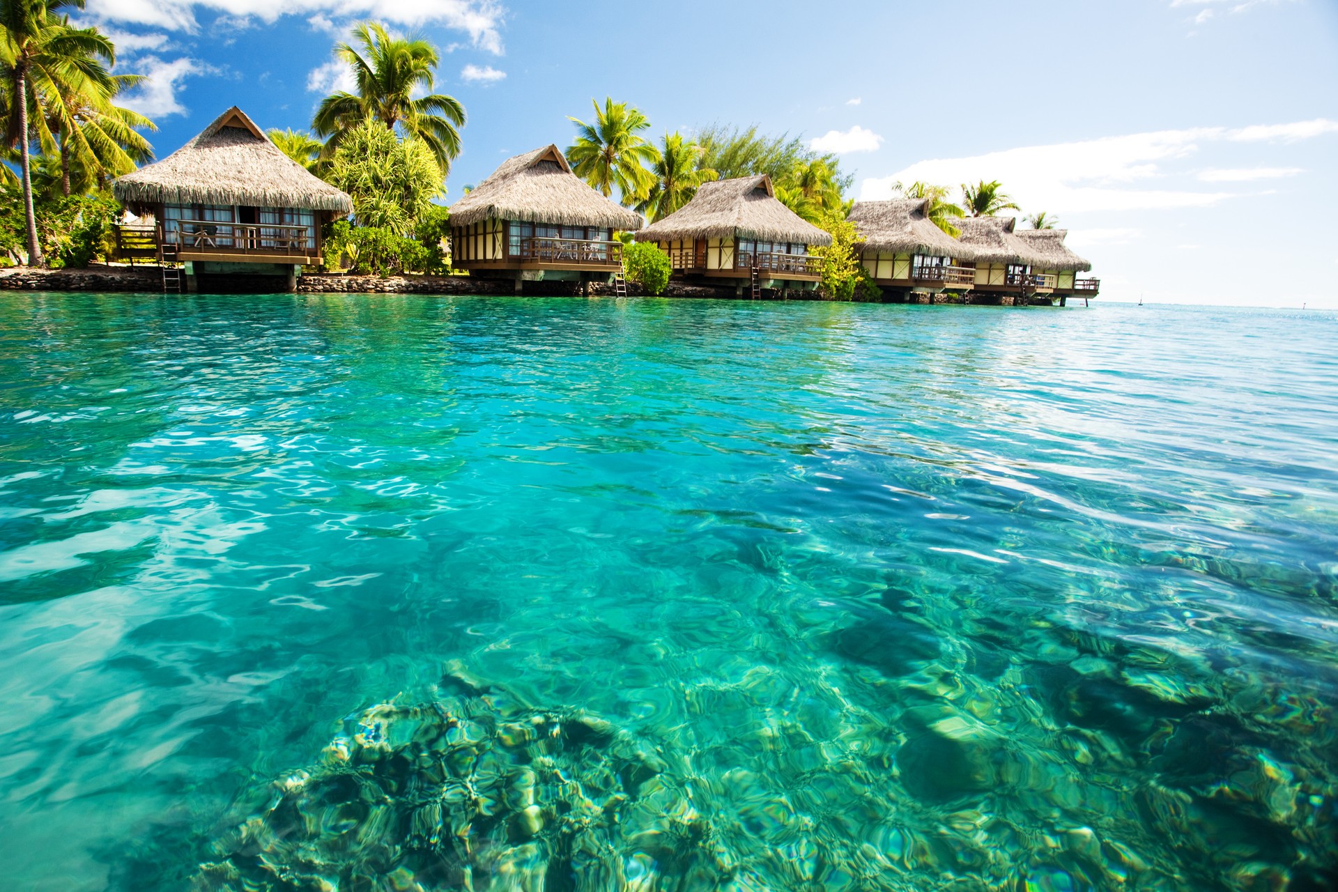 Úszó város Francia-Polinéziában