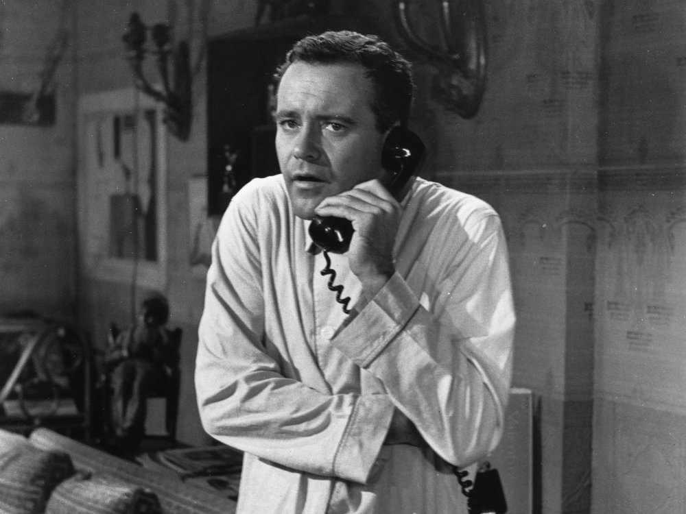 apartment-the-1960-003-jack-lemmon-in-pyjamas-bfi-00m-hfm.jpg