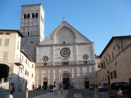 cattedrale-di-san-ruffino.jpg