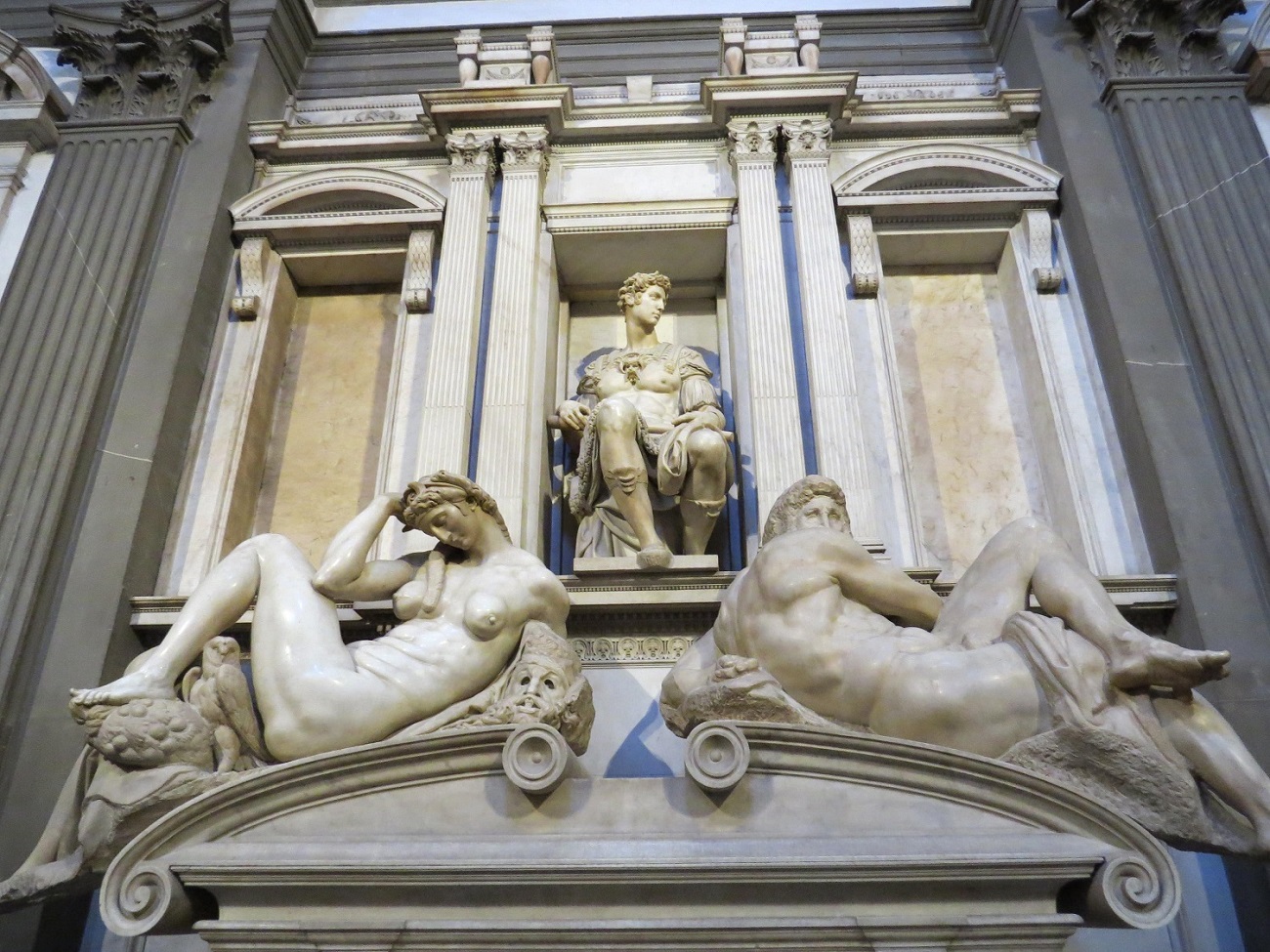 A baktériumok mentik meg Michelangelo remekműveit