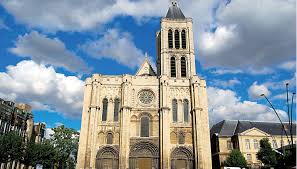 Újraépítik-e a Saint-Denis bazilika hiányzó tornyát?