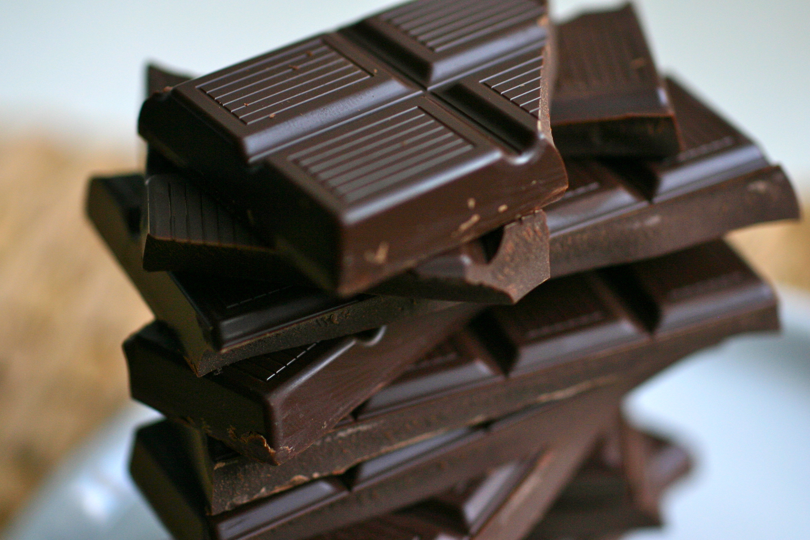 Élezzük az eszünket fekete csokoládéval!