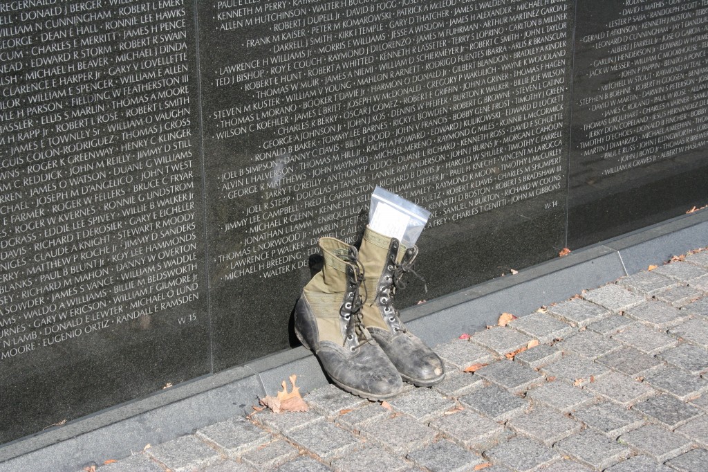 tribute-at-vietnam-memorial-wall-1024x682.jpg