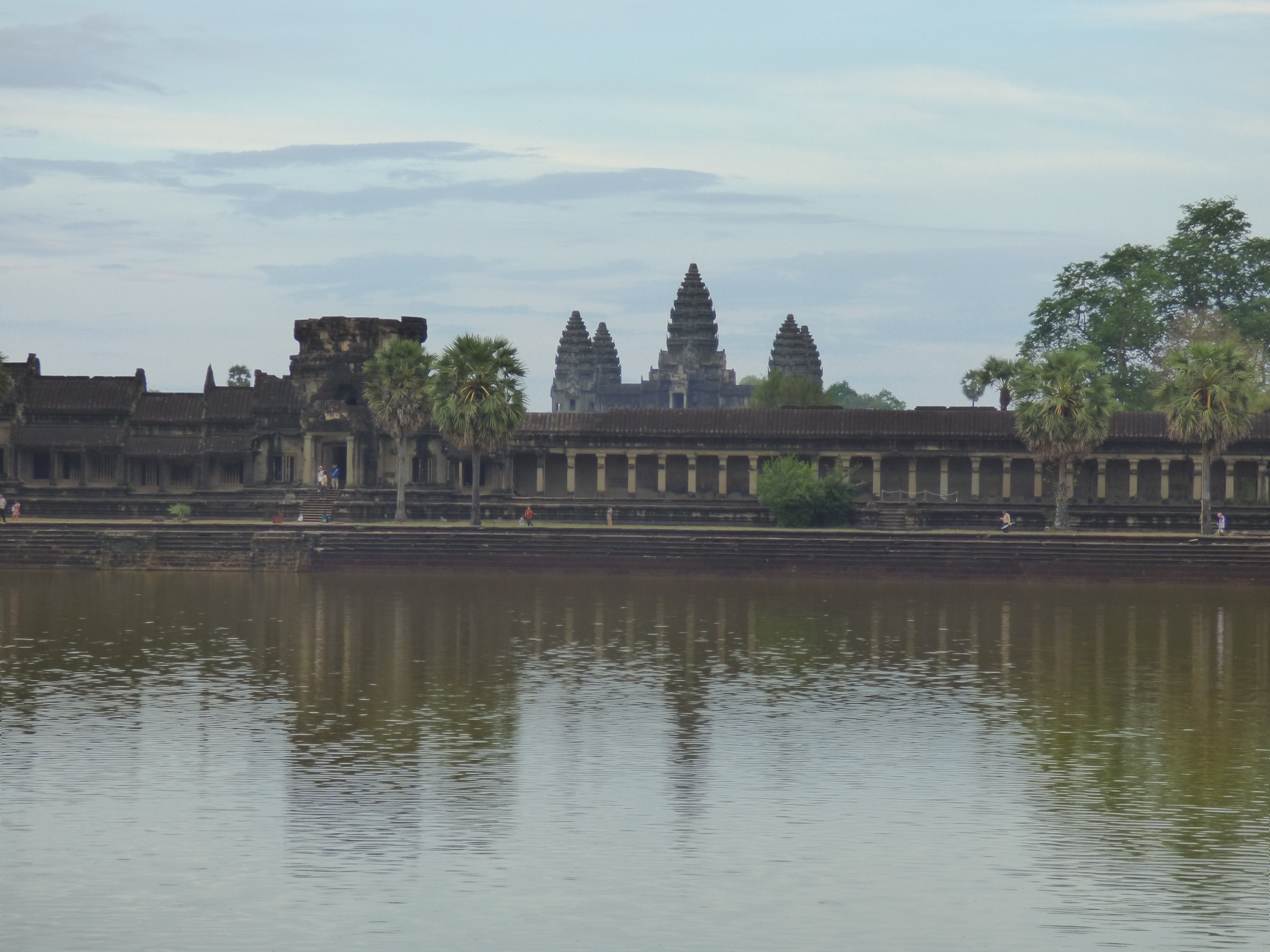 Angok Wat temploma napnyugtakor.