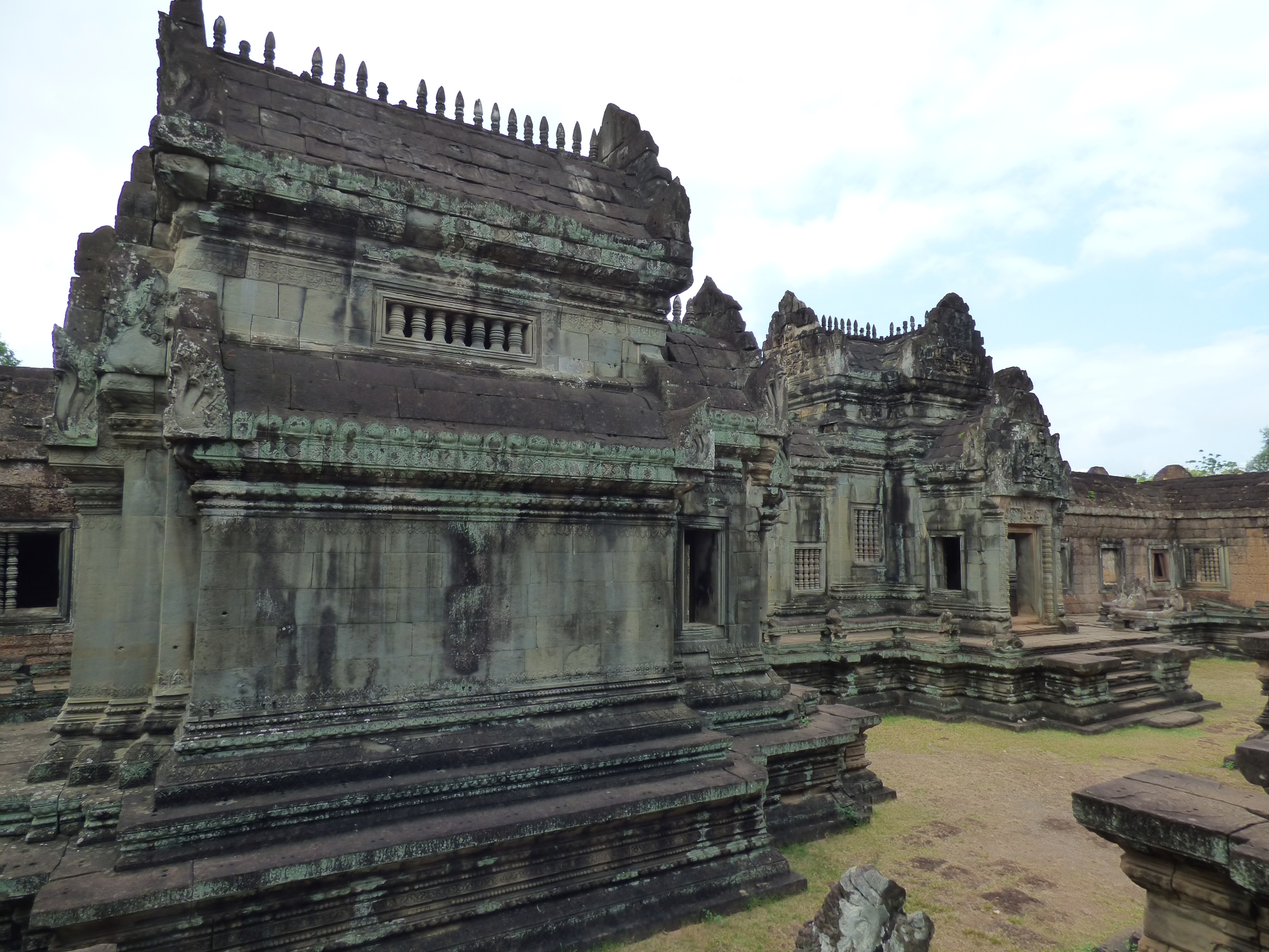 Banteay Samre a Visnu tiszteletére emelt templom együttes, ami a legjobb állapotban megmarad nevezetesség Angkorban.