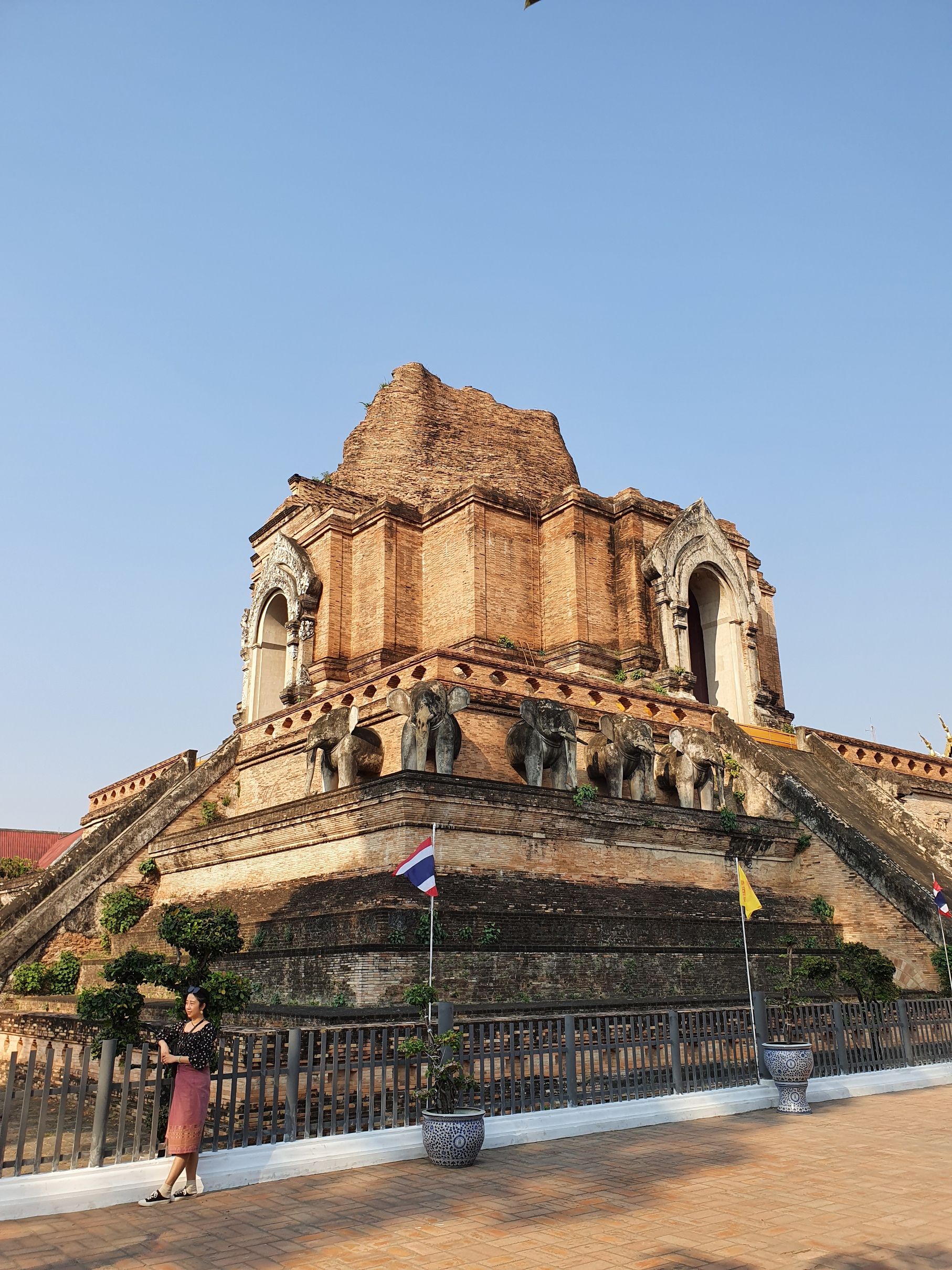 wat_chedi_luang2.jpg