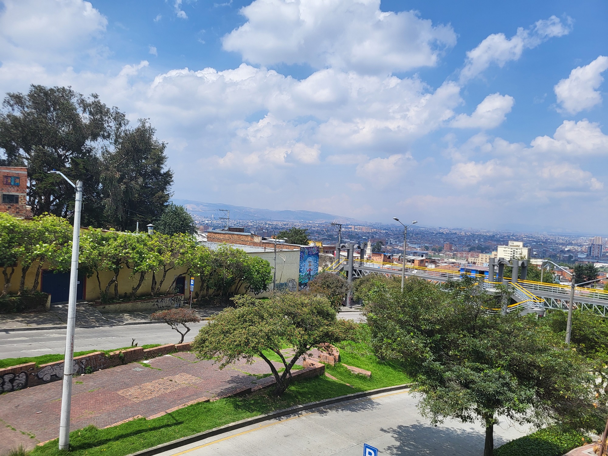 Bogota a lakásunk ablakából.