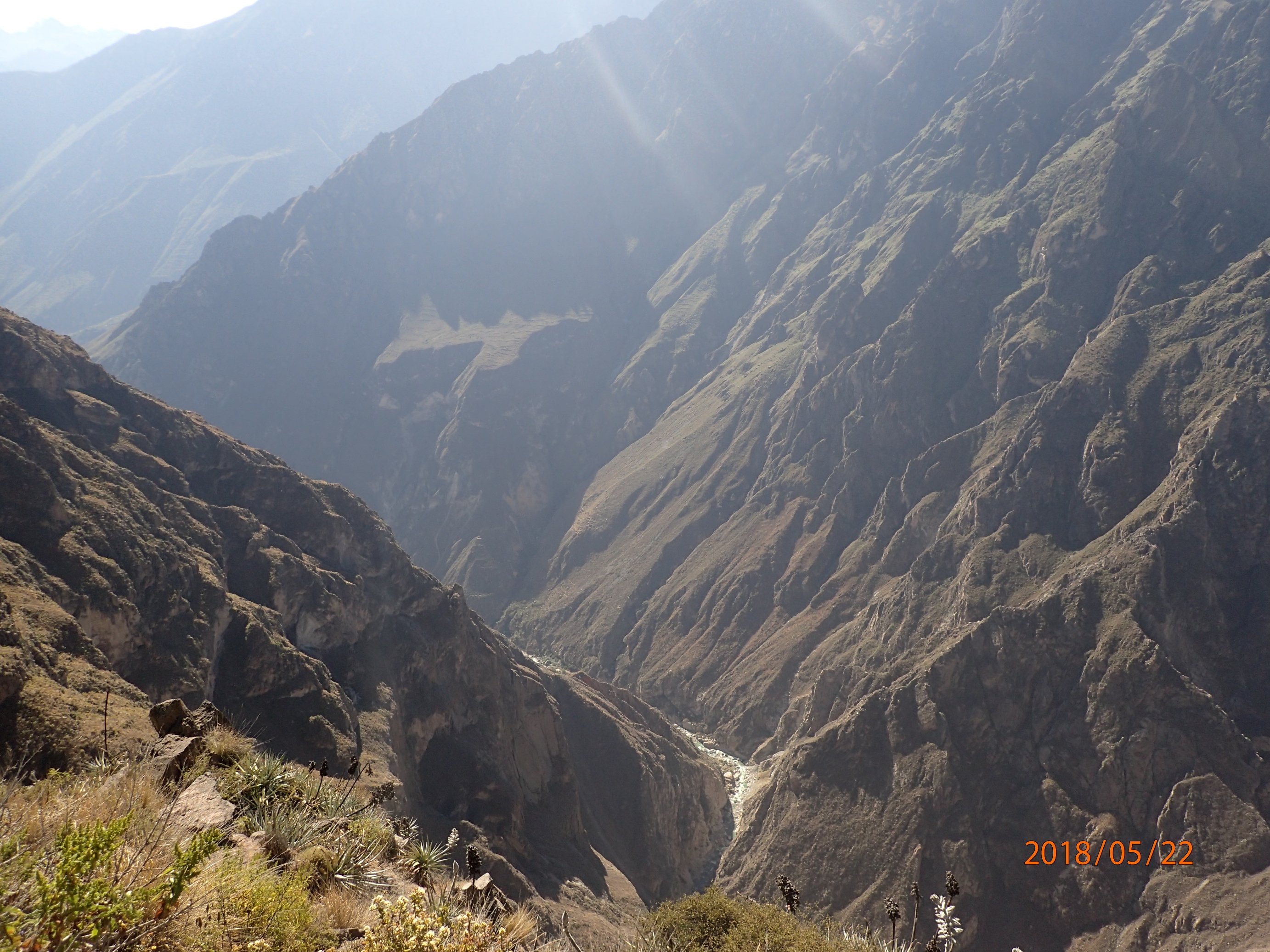 A mélyben folyik a Colca folyó.