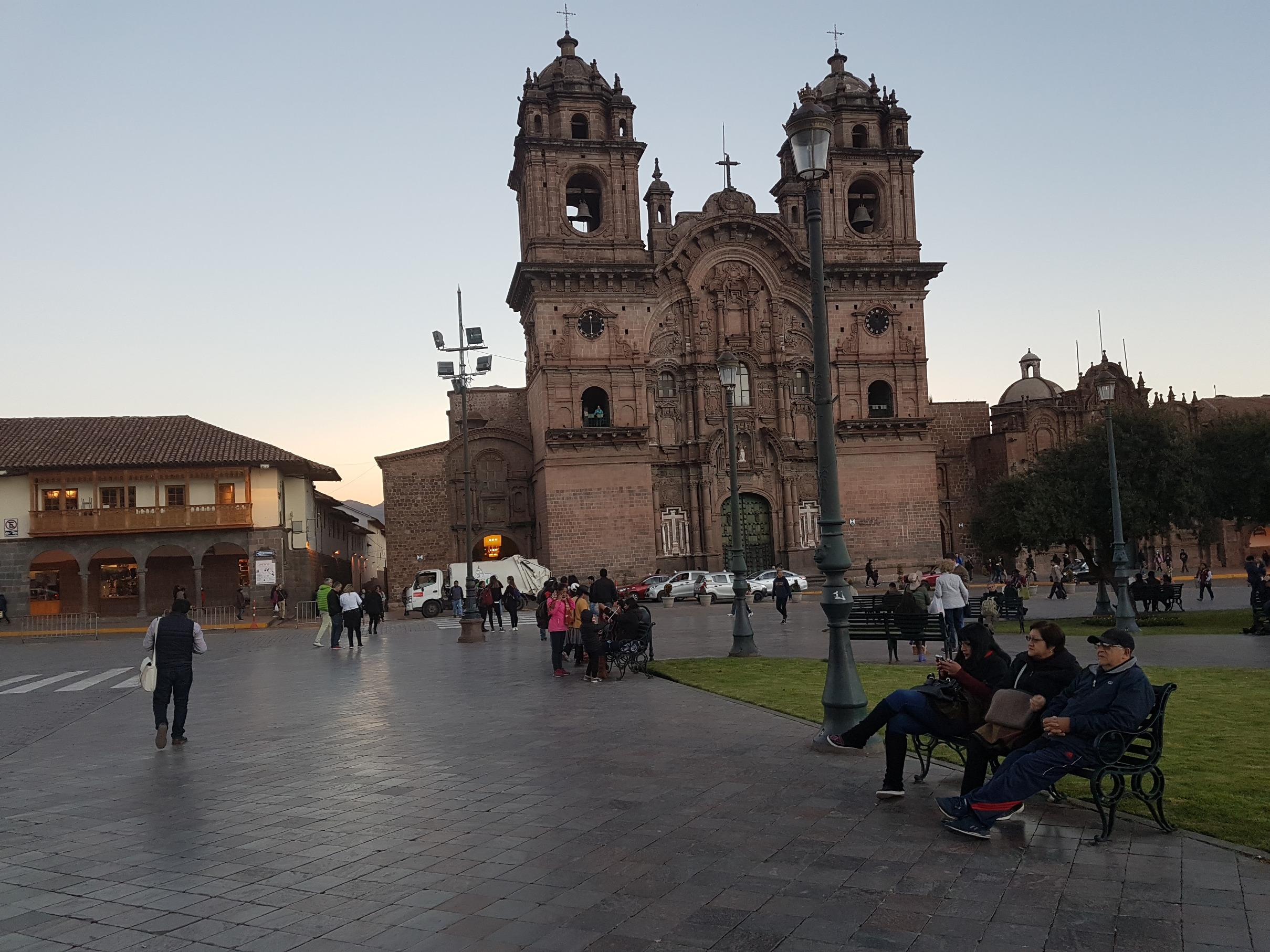A főtér másik nagy temploma a jezsuiták által épített Iglesia de la Compania.