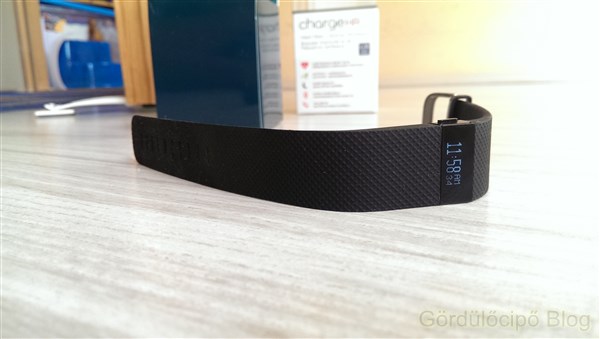 fitbitchargehr05.jpg