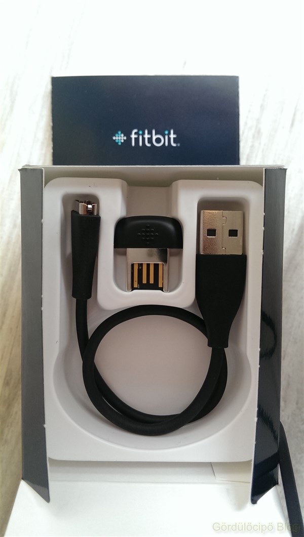 fitbitchargehr06.jpg