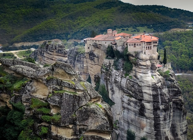 meteora-2235806_640.jpg