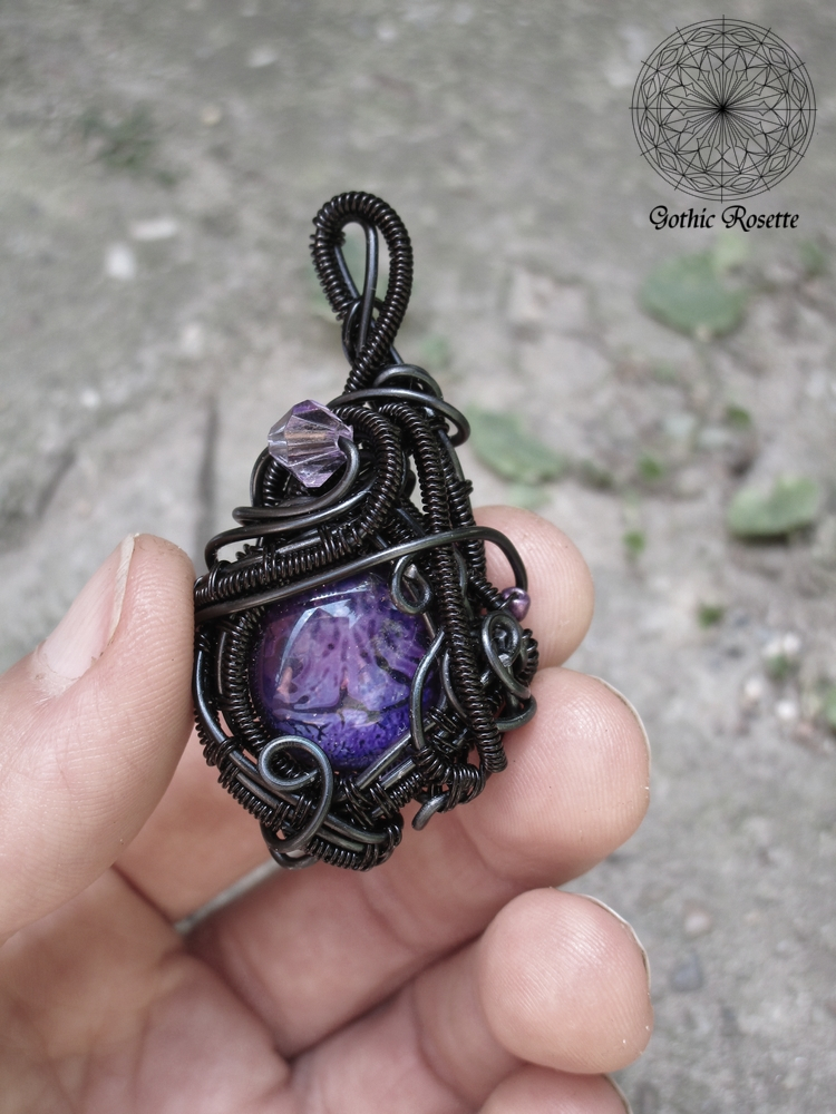 purplewirependant7.jpg