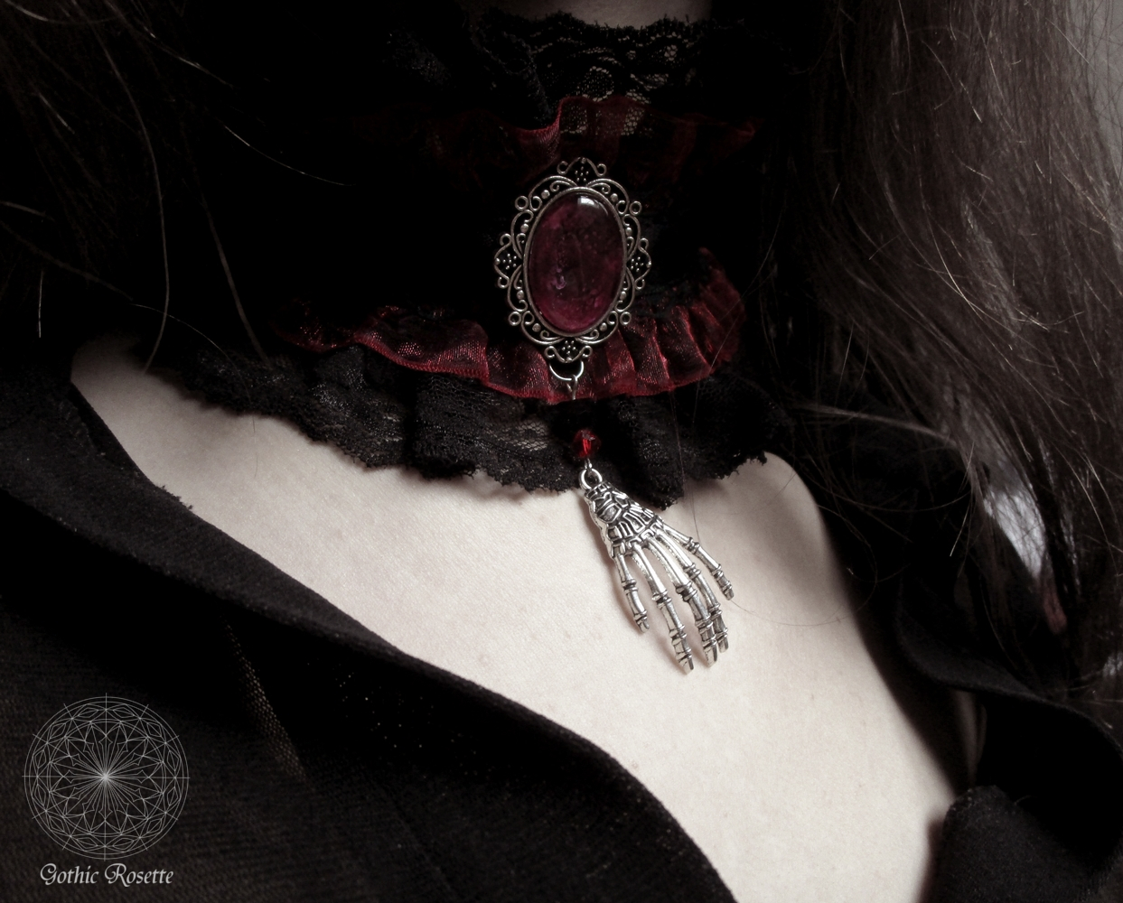 vampirequeenchoker.jpg