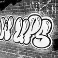 Hogyan készíts egyszerű Throw-Up graffitit