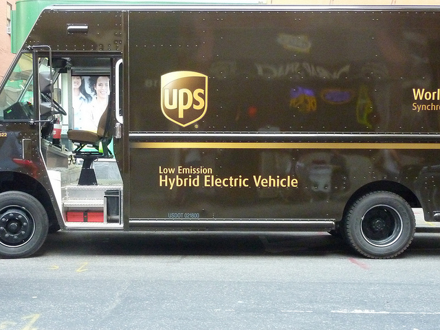UPS-Truck-Left-Turn-2.jpg