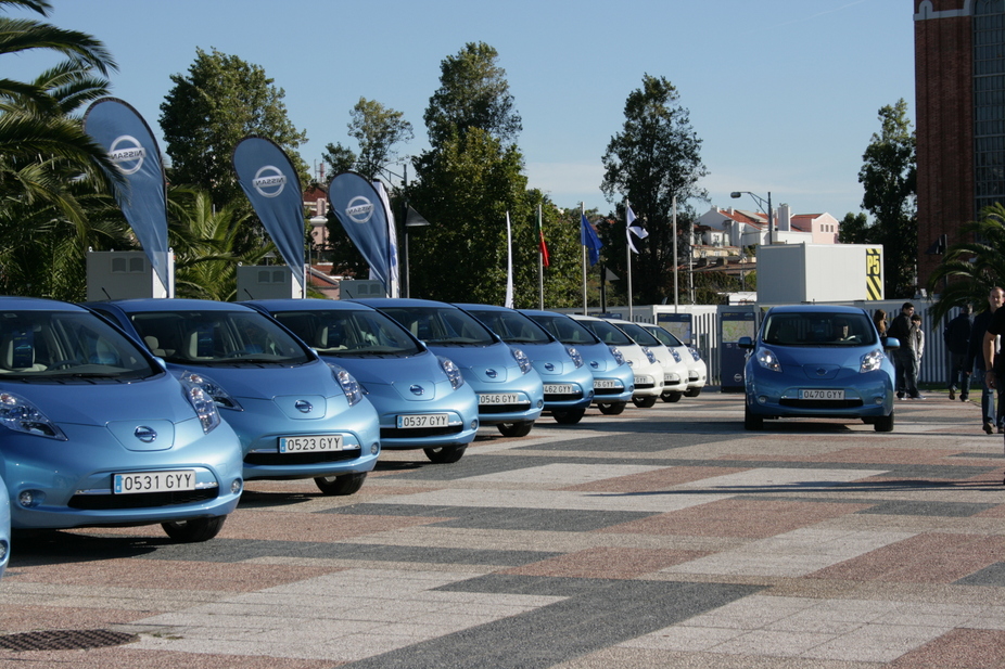 nissan-leafs.jpg