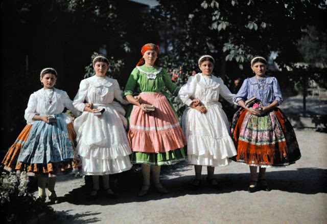Beautiful Color Photos of Hungary in The Early of 1930s (5).jpg