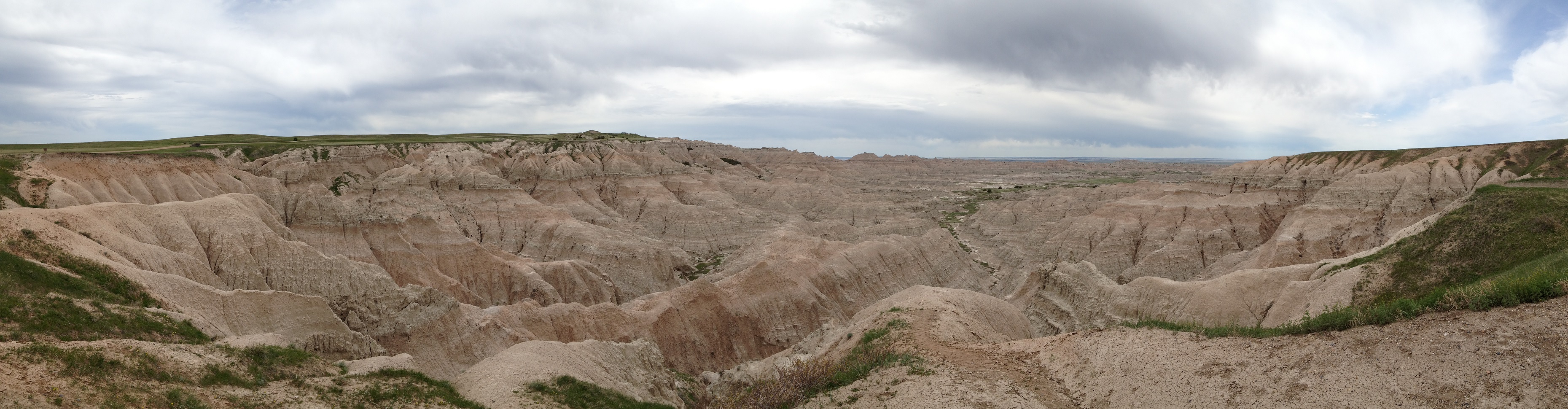 2852 - South Dakota - Badlands - small.jpg