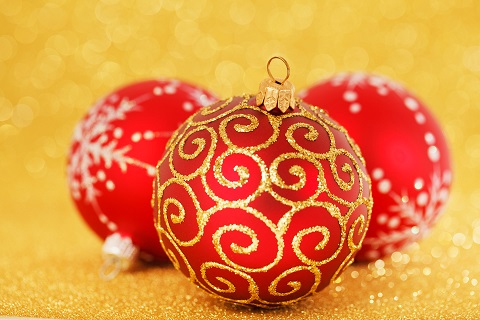 red-christmas-decoration_mod.jpg