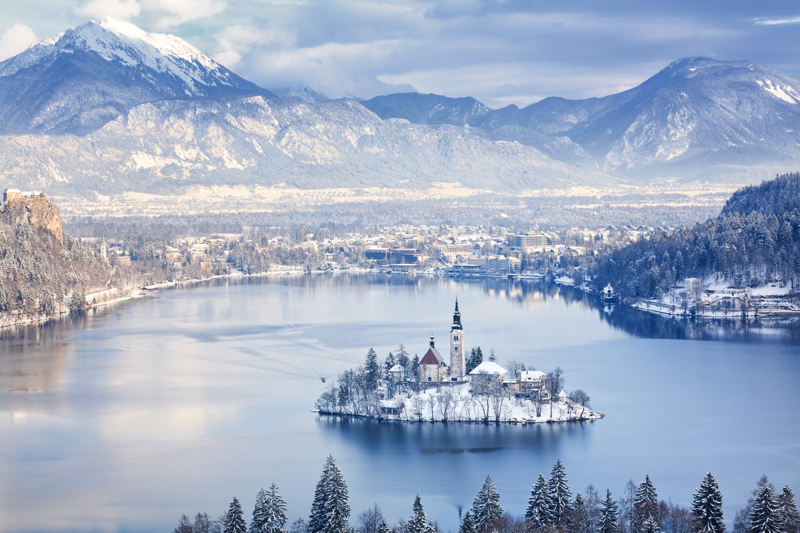 lake-bled_slovenia_gettyimages-143921515.jpg
