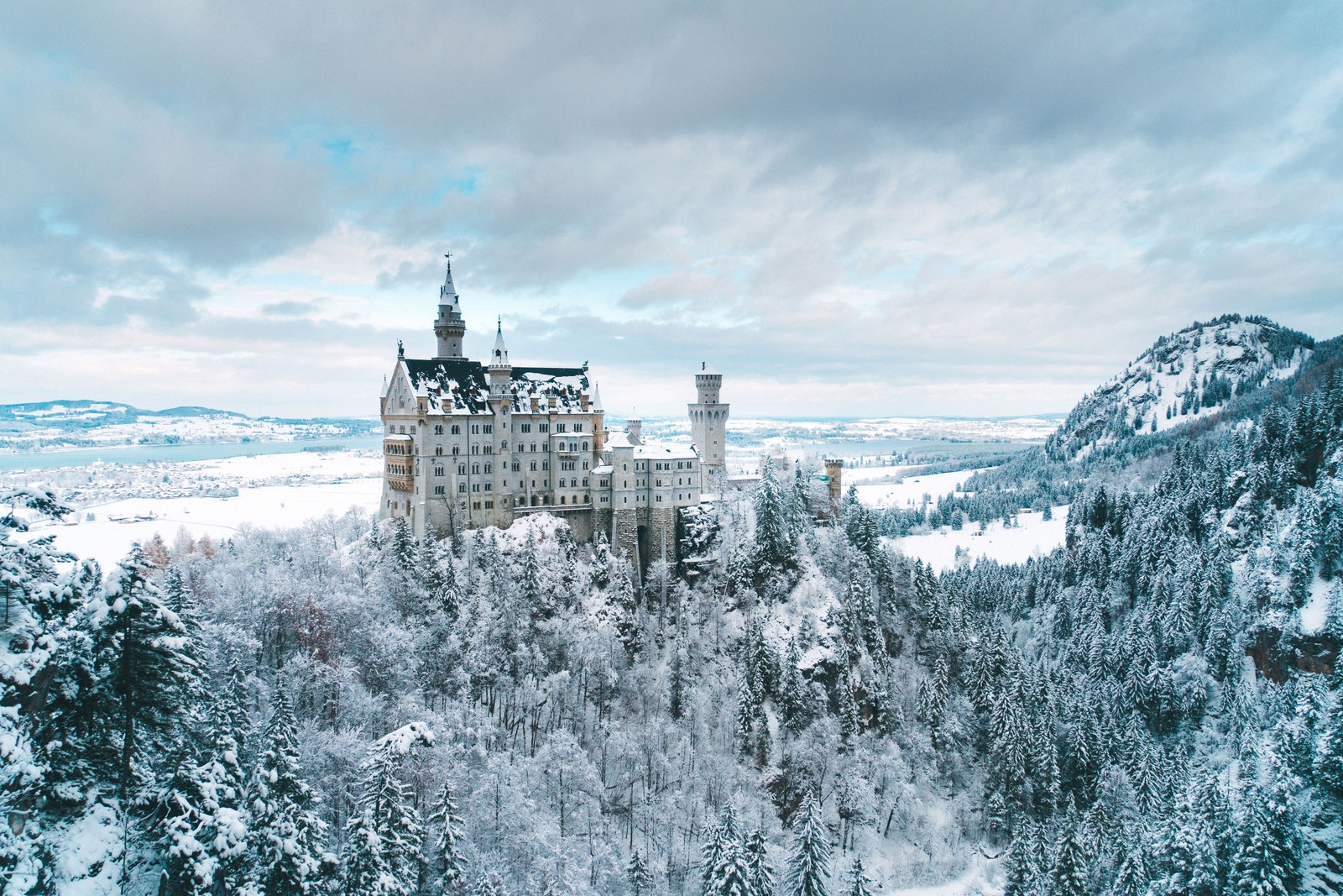 neuschwanstein-winter-wonderlands-gettyimages-898745158.jpg