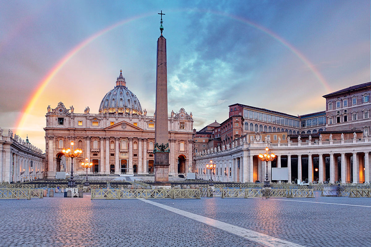 vatican_st_peter_square_rainbow.jpg