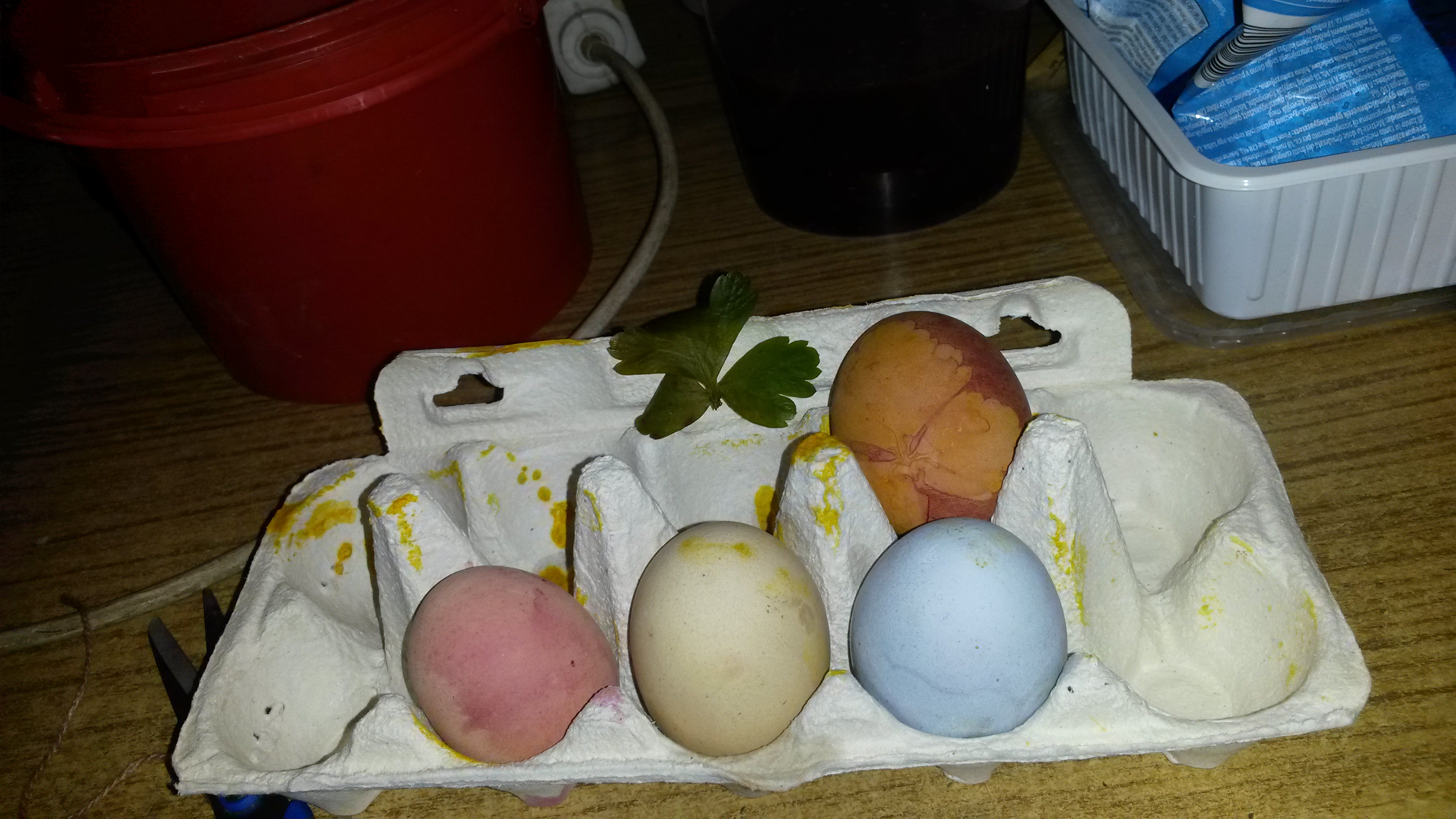 Kész alkotások száradnak - [érdemes áttörölni a tojásokat egy kis szalonnabőrrel vagy olajjal, hogy fényes legyen a végeredmény]