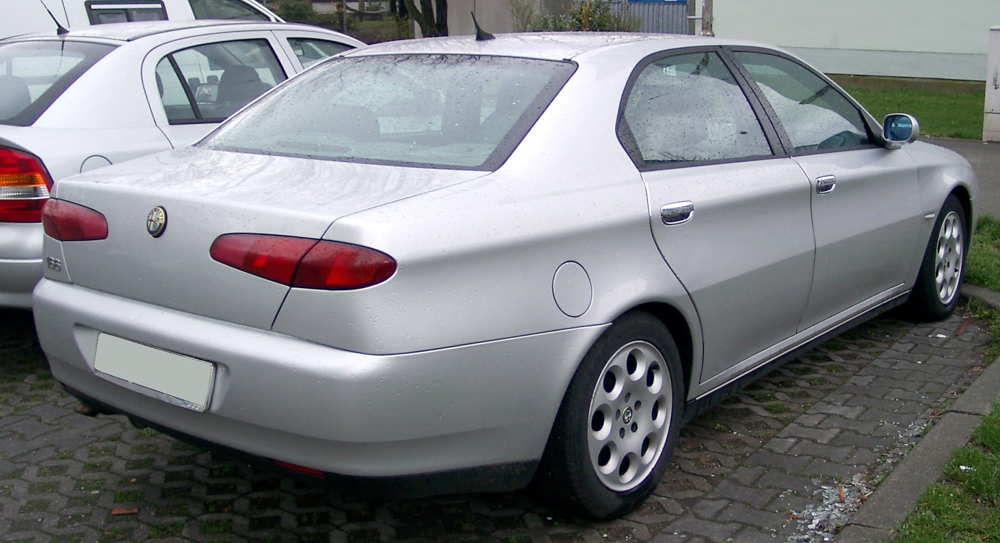 Alfa_Romeo_166_rear_20080303.jpg