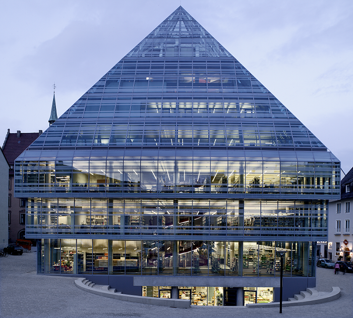 Stadtbibliothek Ulm GyenesIskola L