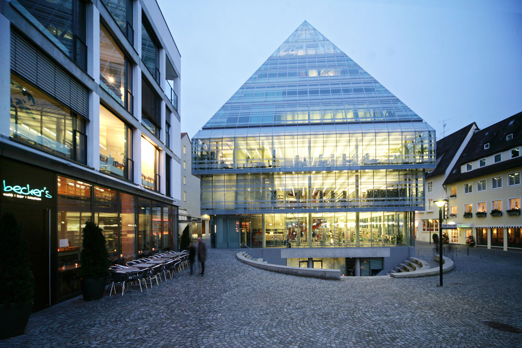 Stadtbibliothek Ulm GyenesIskola L