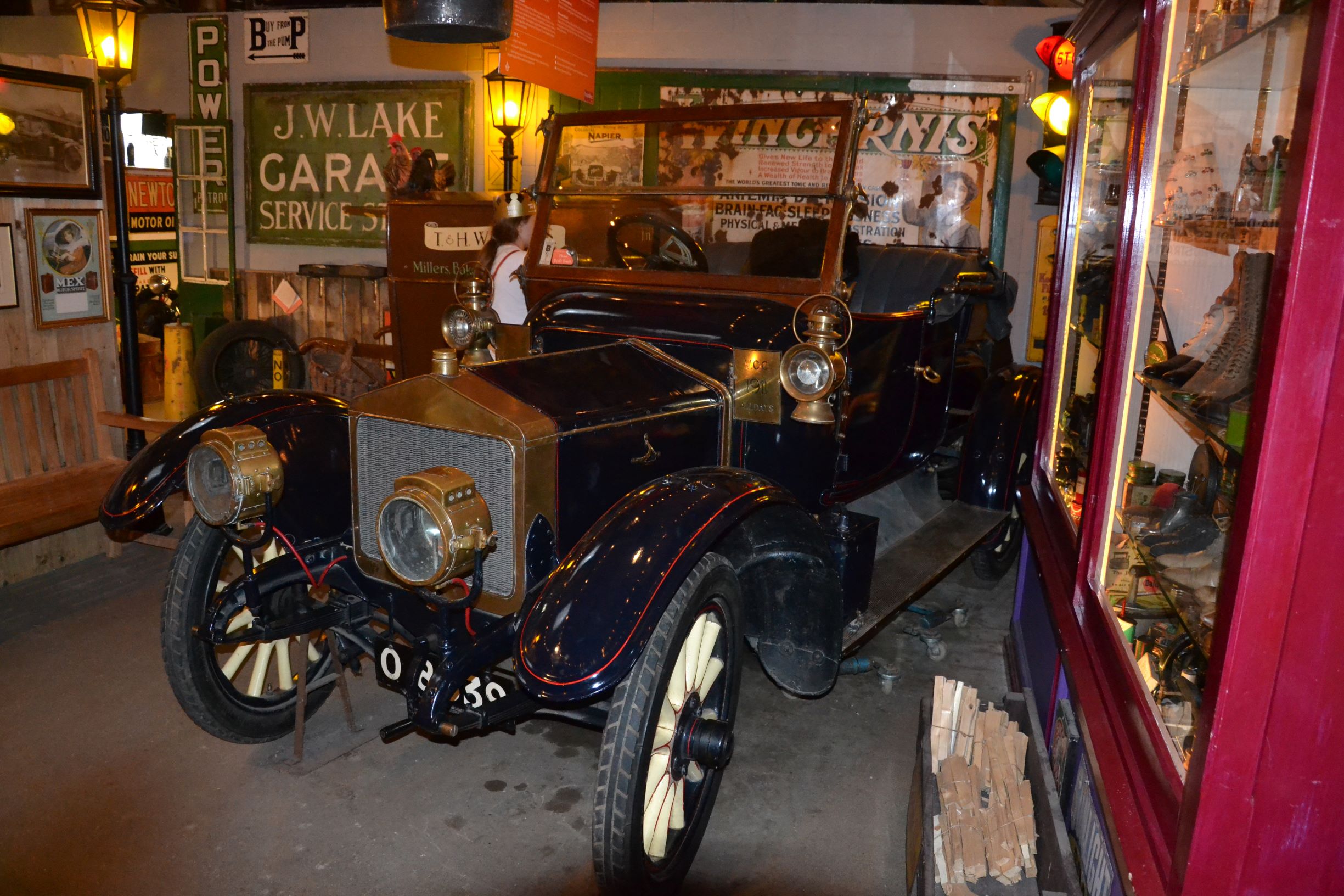 1911-es Alldays and Onions Victoria, egy másik számomra eleddig teljesen ismeretlen modell. egy csomó érdekesség volt a felépítésében, pl. a gázpedál a fék és a kuplung között van.