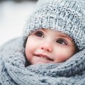 5 kiegészítő, ami melegen tartja a gyereket a legnagyobb hidegben is