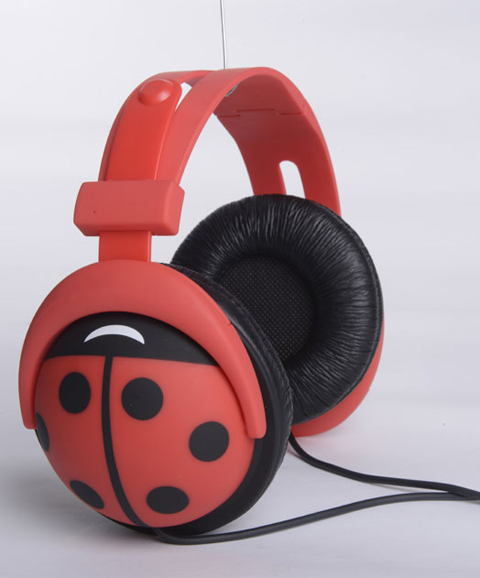 Headphones-ladybug-1-detail-ed0f6d90-b7f7-4996-ab81-4d0cb2849009.jpg