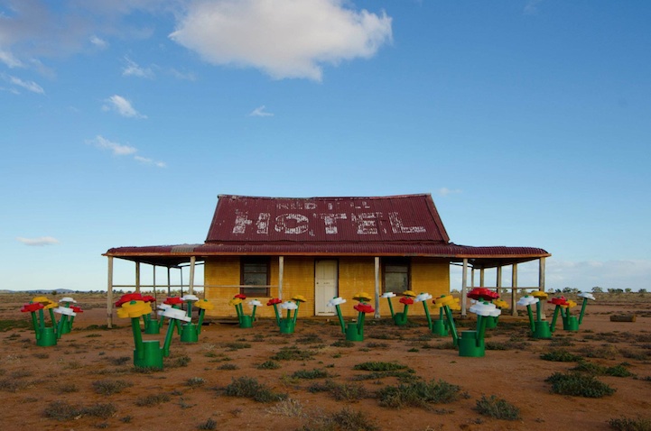 legobrokenhill02.jpg