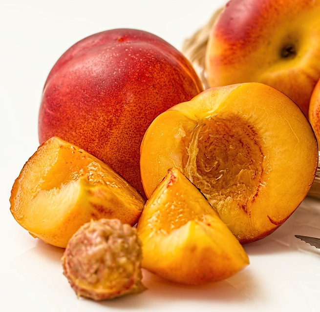 fruit-sweet-peach-nectarine-deciduous-juicy-1074997.jpg