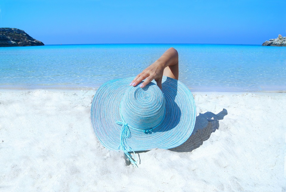 ocean-sand-hat-fashion-model-pose-beach-sea-985556.jpg