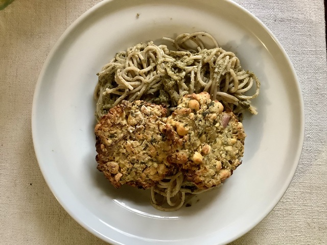 Sóskás spagetti falafellel