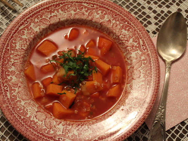 Melegítő levesek 6. - Zöldséges paradicsom leves